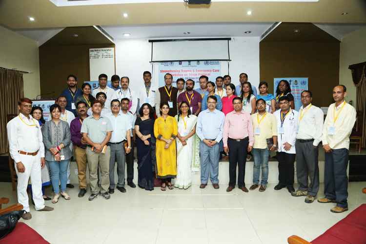 Group Photo With Experts and Delegates at Trauma & Emergency Care Workshop Held at S.M.S. Medical College, Jaipur